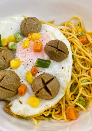 Hình của món Mì xào bò viên rau củ.
