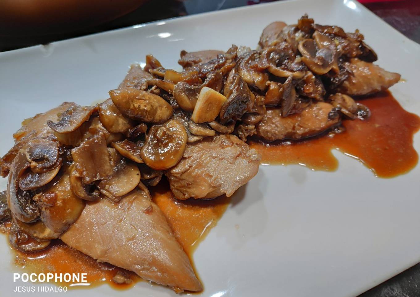 Pechuga de Pollo en Salsa de Soja con Champiñones