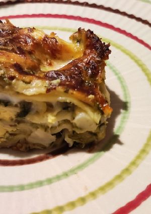 Foto di Lasagna di Pasqua con asparagi, pesto e uova sode