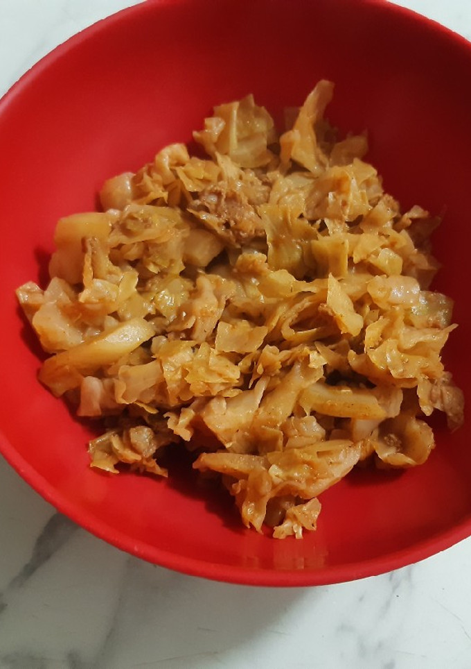 Una foto de Repollo con picadillo de chorizo