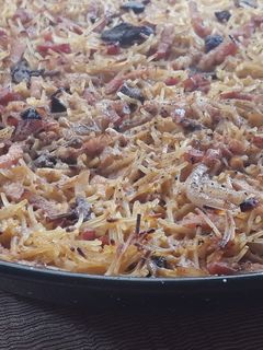 Una foto de Fideos al horno con tiras de bacon