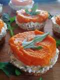Mini cheesecake alla rucola con crema alle carote