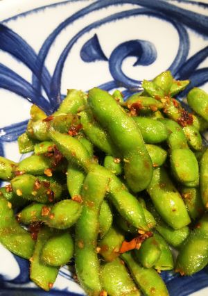 A picture of Easy Spicy Garlic Edamame Snack.