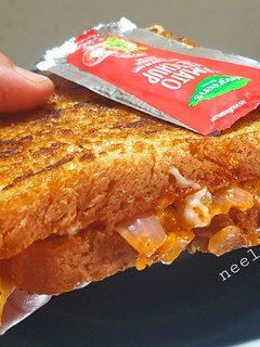 चीज़ी सैंडविच (Cheese sandwich recipe in hindi) रेसिपी मुख्य फोटो