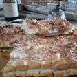 Coca de hojaldre rellena de cabello de ángel
