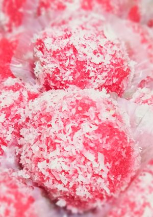 A picture of Coconut Beet Ladoo.
