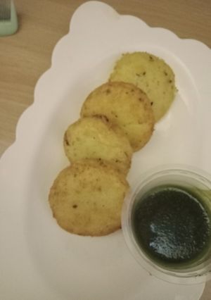 A picture of Aloo qeema cutlets.