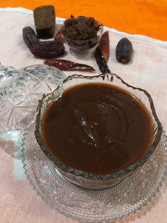 A picture of Tamarind date chutney.