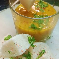 A picture of Idli Sambhar.