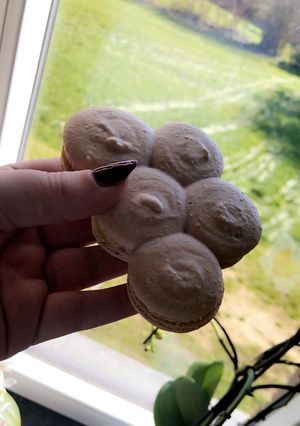Une photo de Macarons nuage citronné