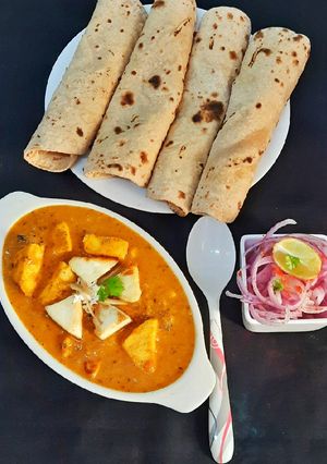 A picture of Shahi Paneer.