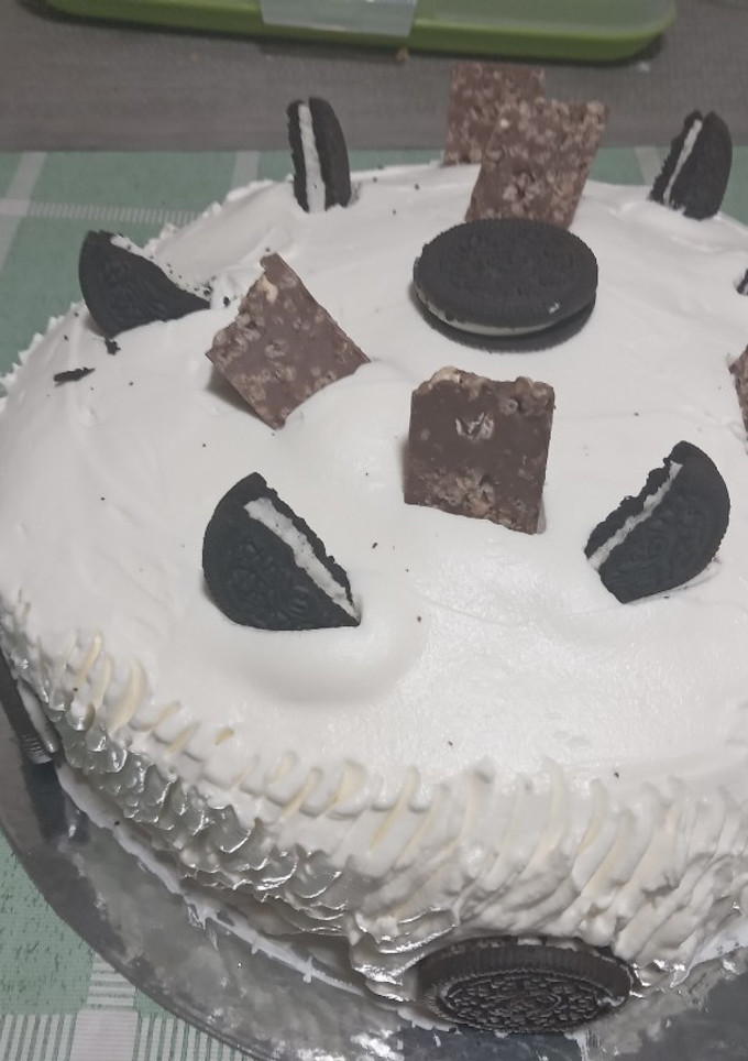 Una foto de TORTA de CUMPLEAÑOS 🎂