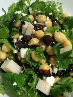 Una foto de Ensalada con garbanzos