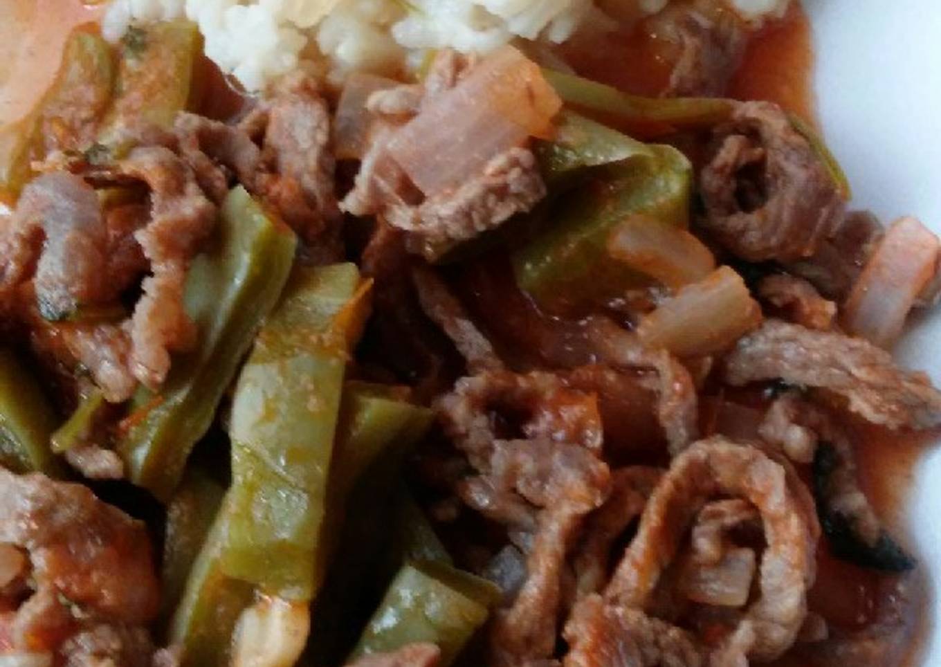 Nopales con carne de res