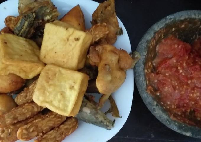 Wajib coba! Bagaimana cara memasak Lalapan/penyetan dapoer bunda naura yang gurih