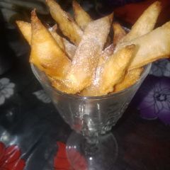 A picture of Namak pare.