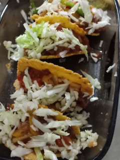 મેકસીકન ટાકોઝ (Mexican Tacos Recipe In Gujarati) રેસીપી મુખ્ય ફોટો