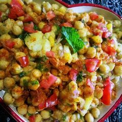 A picture of Chana chat.