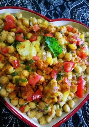 A picture of Chana chat.