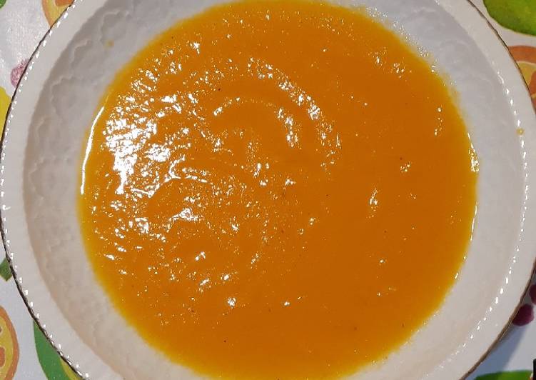 Sopa fría de zanahoria y naranja
