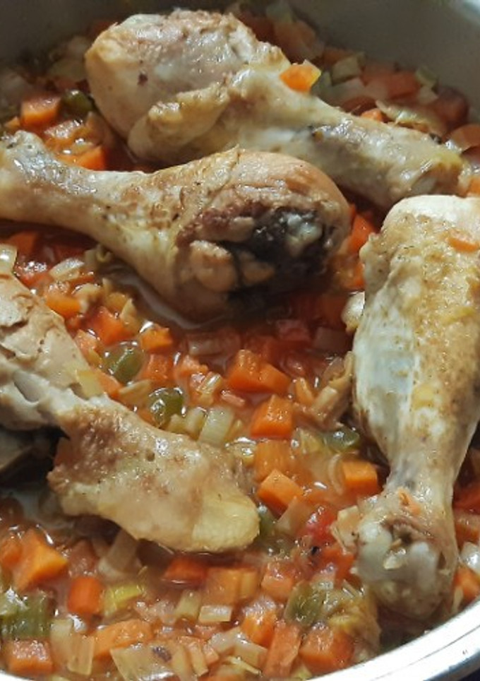 Una foto de Muslos de pollo guisados a la sidra