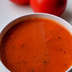 A picture of Pizza Sauce + Pasta sauce.