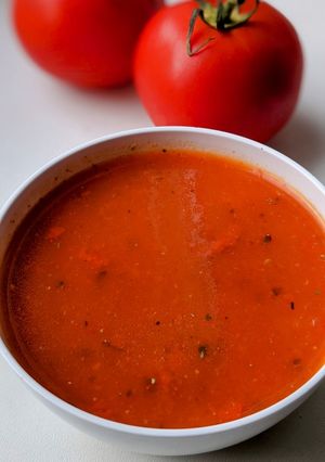 A picture of Pizza Sauce + Pasta sauce.