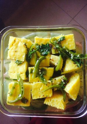 ढोकला (Dhokla recipe in Hindi) रेसिपी मुख्य फोटो