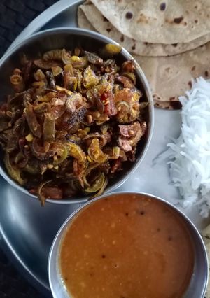 કંકોડા નું શાક (Kantola Shak Recipe In Gujarati) રેસીપી મુખ્ય ફોટો