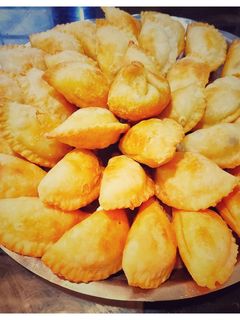 खोबर्याची करंजी (karanji recipe in marathi) रेसिपी चे मुख्य फोटो