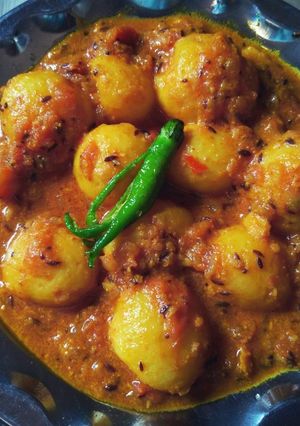 A picture of Dum aloo.