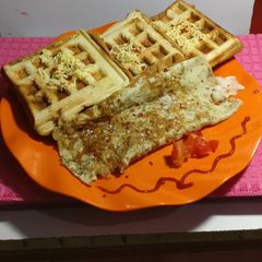 A picture of Omelette with waffles (stuffed).