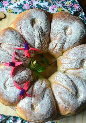 Una foto de Pan de manteca y leche🌹