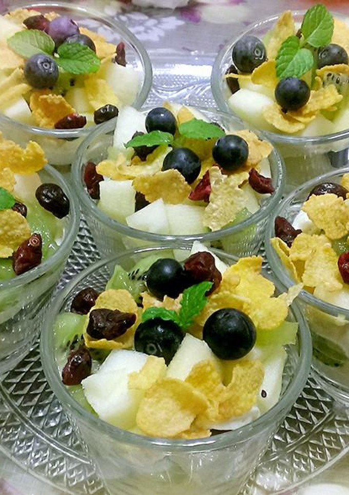 【玻璃杯甜點】繽紛水果塔(香草卡士達醬應用) 的食譜成品照片