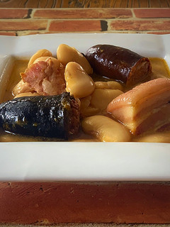 Una foto de Fabada en olla exprés