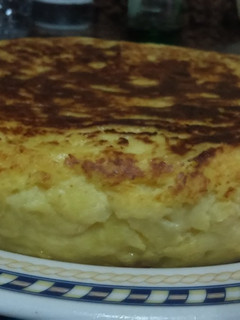 Una foto de Tortilla de patatas gorda y fácil