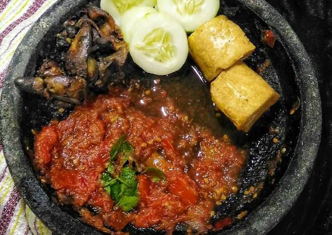 Sambal tomat lalapan mentah