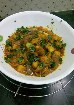 A picture of Aloo Pyaz ki tikkad wali sabjji winter special.