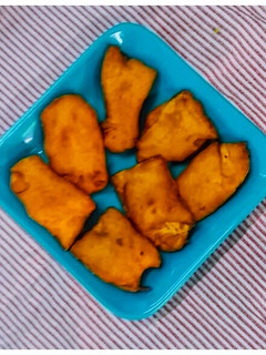 வாழைக்காய் பஜ்ஜி (Vaazhaikkaai bajji recipe in tamil) செய்முறை முக்கிய புகைப்படம்