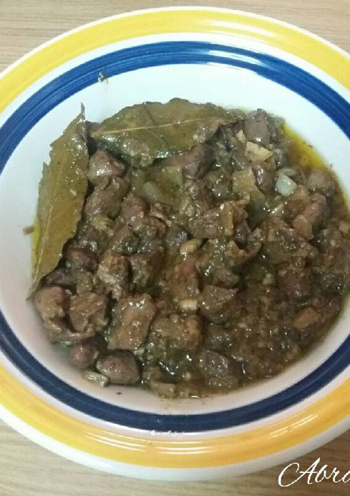 Una foto de Higaditos de pollo en salsa
