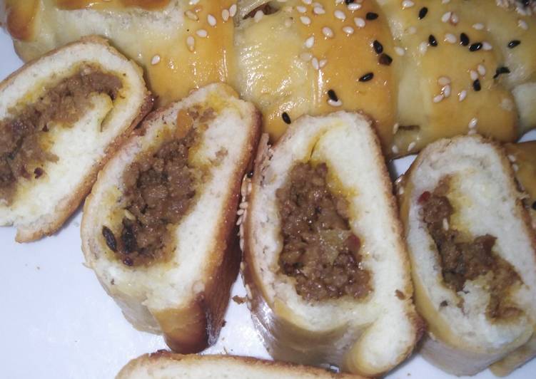 Step-by-Step Guide to Make Perfect Bread with mince filling