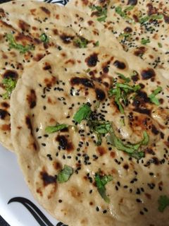 વ્હિટ બટર નાન (wheat butter naan in Gujarati) રેસીપી મુખ્ય ફોટો