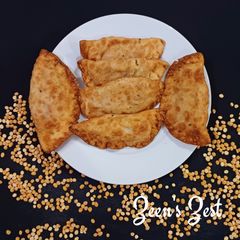A picture of Halwa Poori.