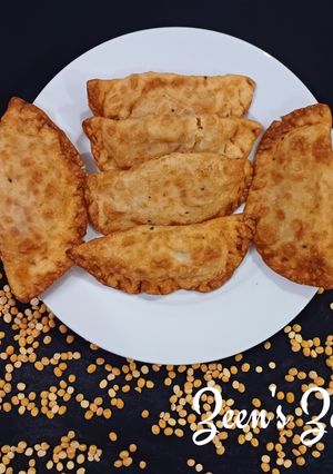 A picture of Halwa Poori.