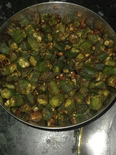 भिंडी फ्राई (bhindi fry recipe in Hindi) रेसिपी मुख्य फोटो