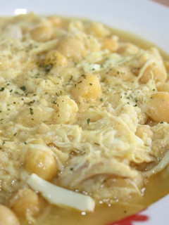 Una foto de Garbanzos con pollo