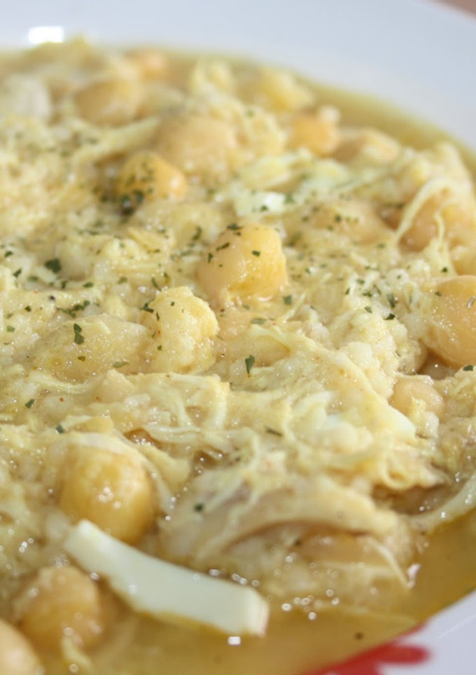 Una foto de Garbanzos con pollo 