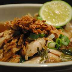 A picture of Soto Kudus.