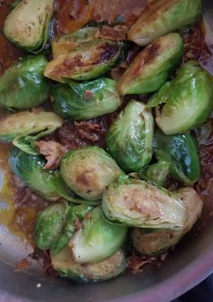A picture of Garlic Brussels sprouts.