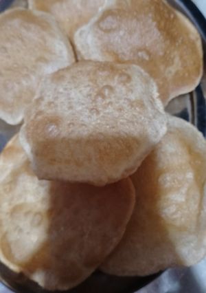 A picture of Ajwain puri.